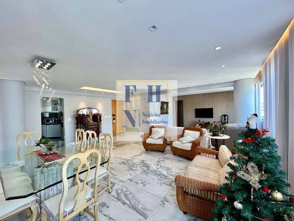 Apartamento à venda com 5 quartos, 210m² - Buritis,