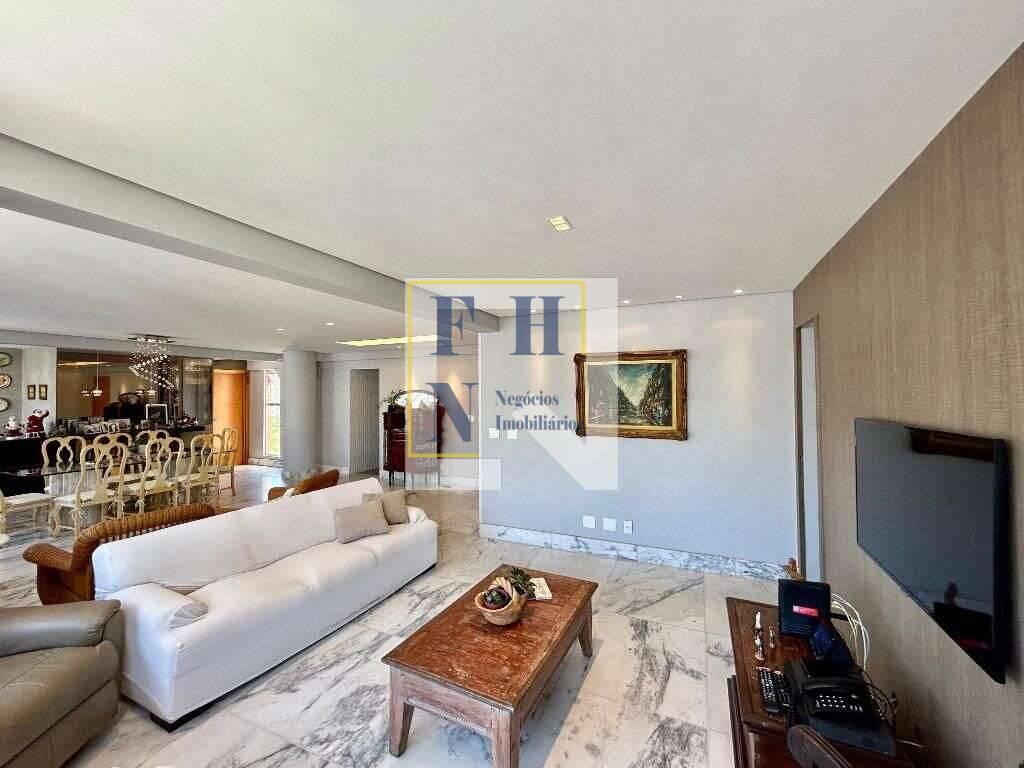 Apartamento à venda com 5 quartos, 210m² - Buritis,