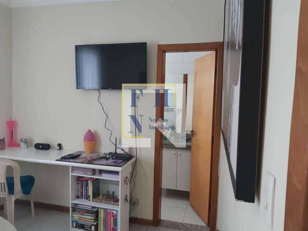 Apartamento à venda com 4 quartos, 218m² - Castelo,