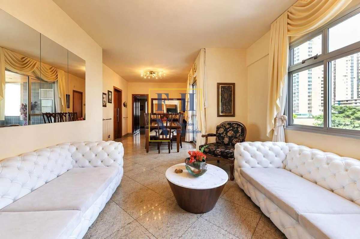 Apartamento 4 Quartos à Venda nos Funcionários em Belo Horizonte