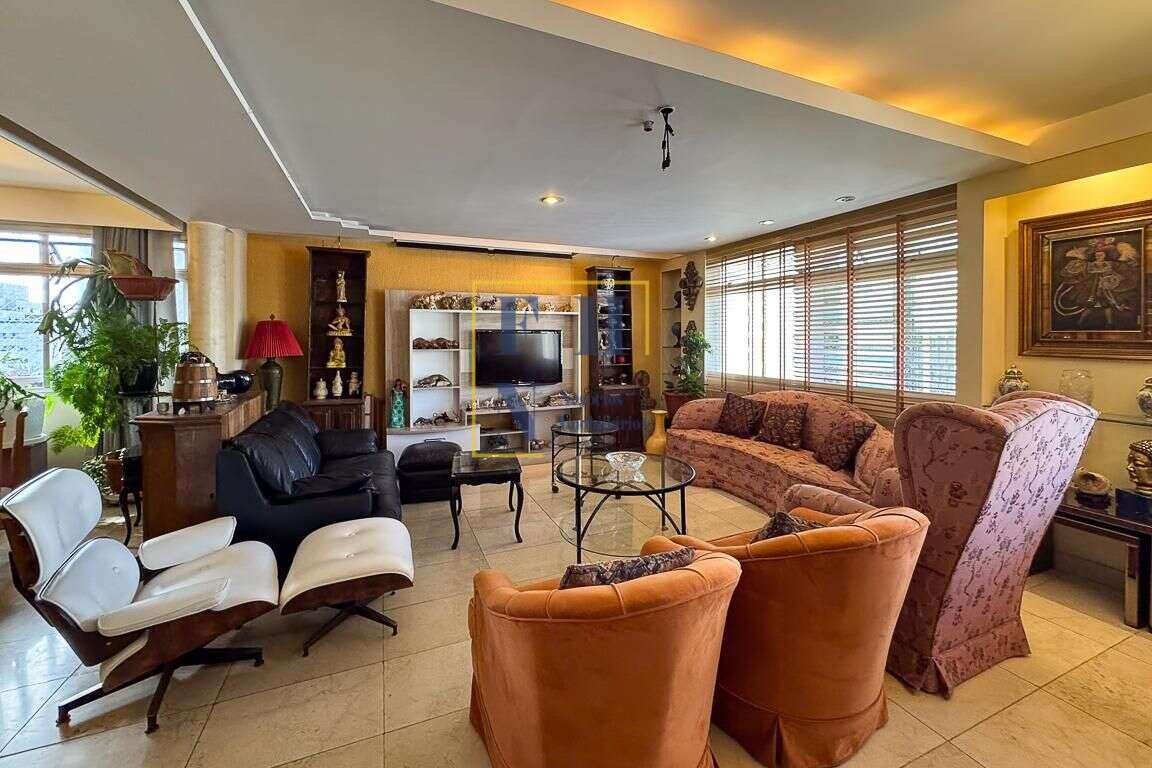 Apartamento 4 Quartos à Venda nos Funcionários em Belo Horizonte