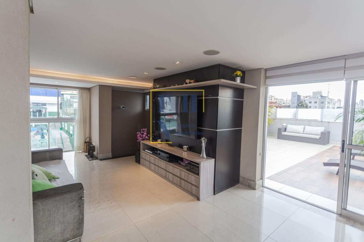Apartamento 5 Quartos à Venda na Santa Tereza em Belo Horizonte