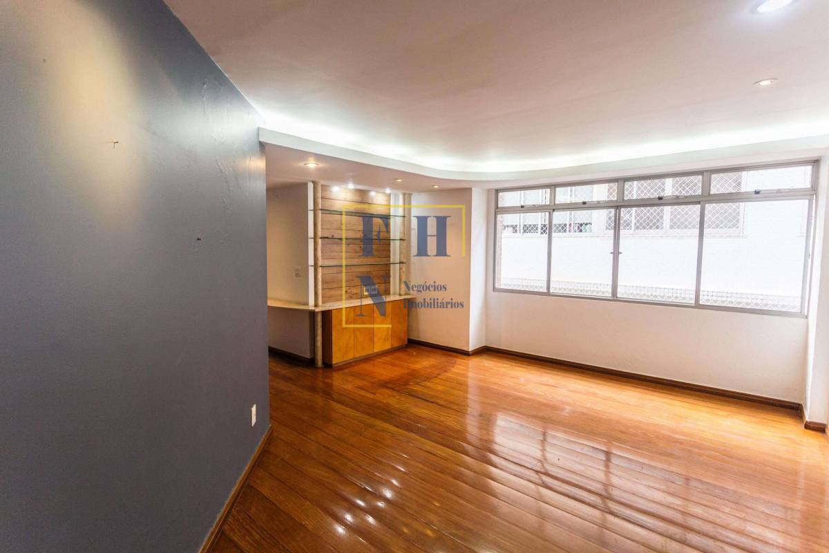 Apartamento à venda com 3 quartos, 300m² - Santo Antônio,