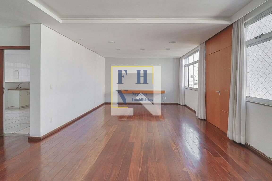 Apartamento à venda com 3 quartos, 240m² - Santo Antônio,