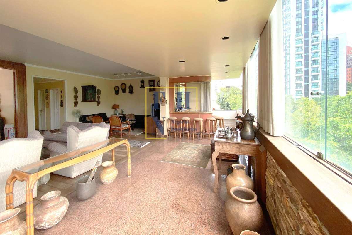 Apartamento 5 Quartos à Venda na Savassi em Belo Horizonte