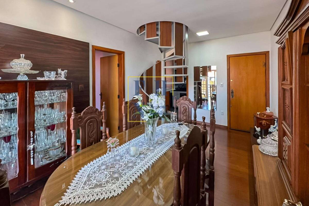Apartamento à venda com 3 quartos, 140m² - União,