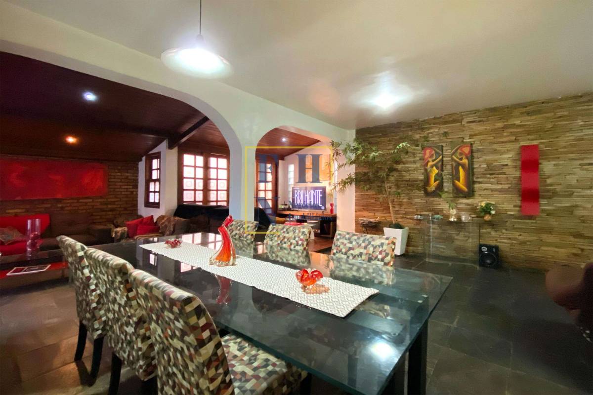 Apartamento Garden à venda com 3 quartos, 145m² - Santo Antônio,