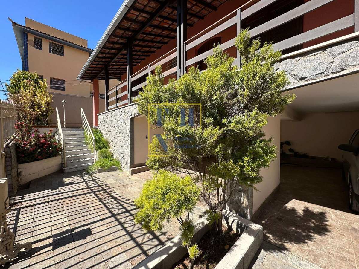 Casa 4 Quartos à Venda no Alto Caiçaras em Belo Horizonte