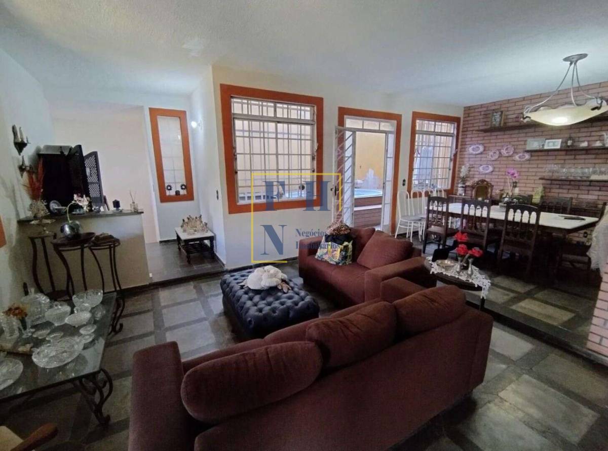  - Casa 3 Quartos à Venda no Buritis em Belo Horizonte