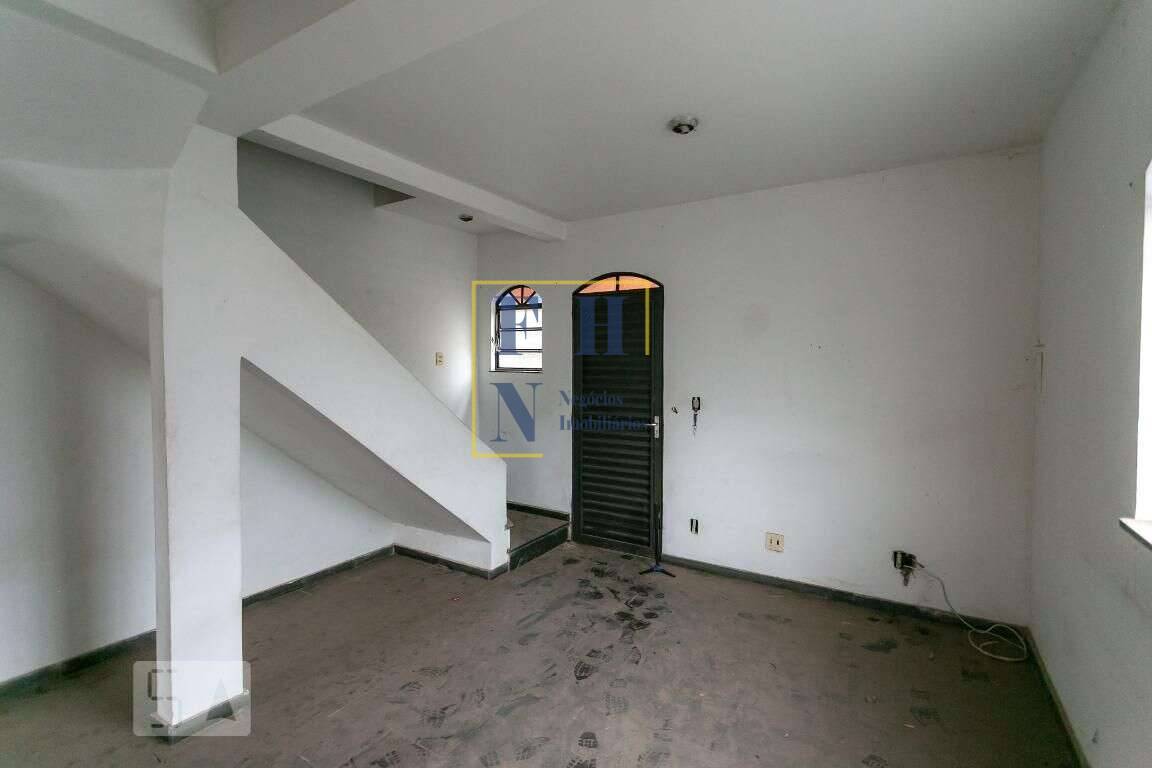  - Casa 2 Quartos à Venda na Cachoeirinha em Belo Horizonte