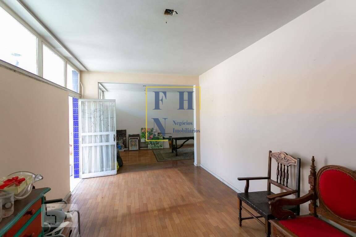  - Casa 5 Quartos à Venda na Cachoeirinha em Belo Horizonte