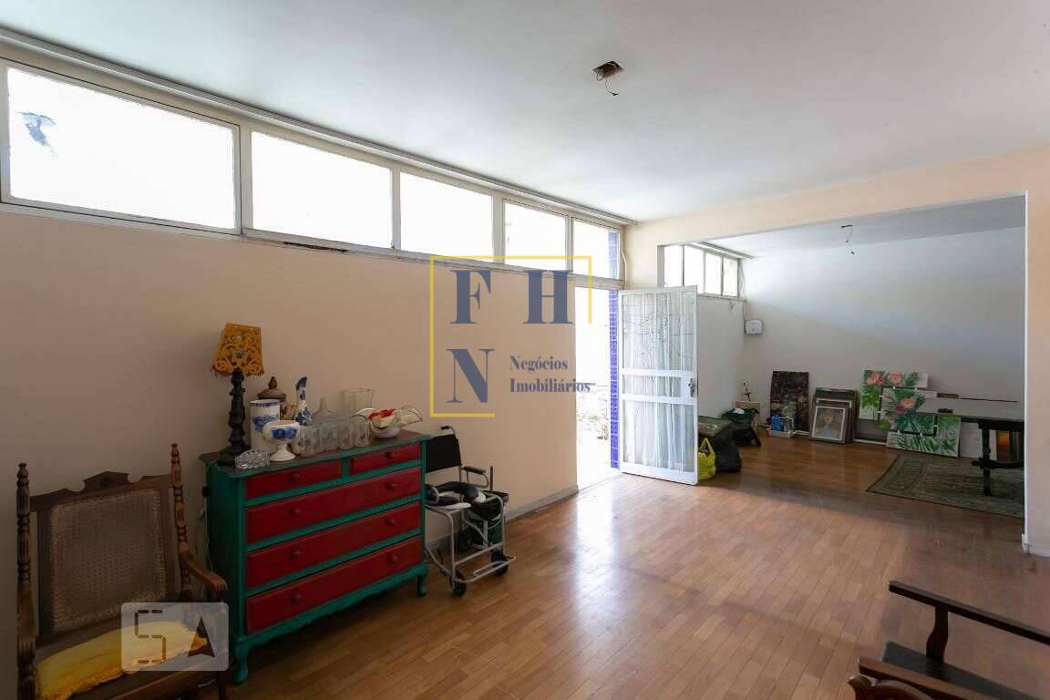  - Casa 5 Quartos à Venda na Cachoeirinha em Belo Horizonte