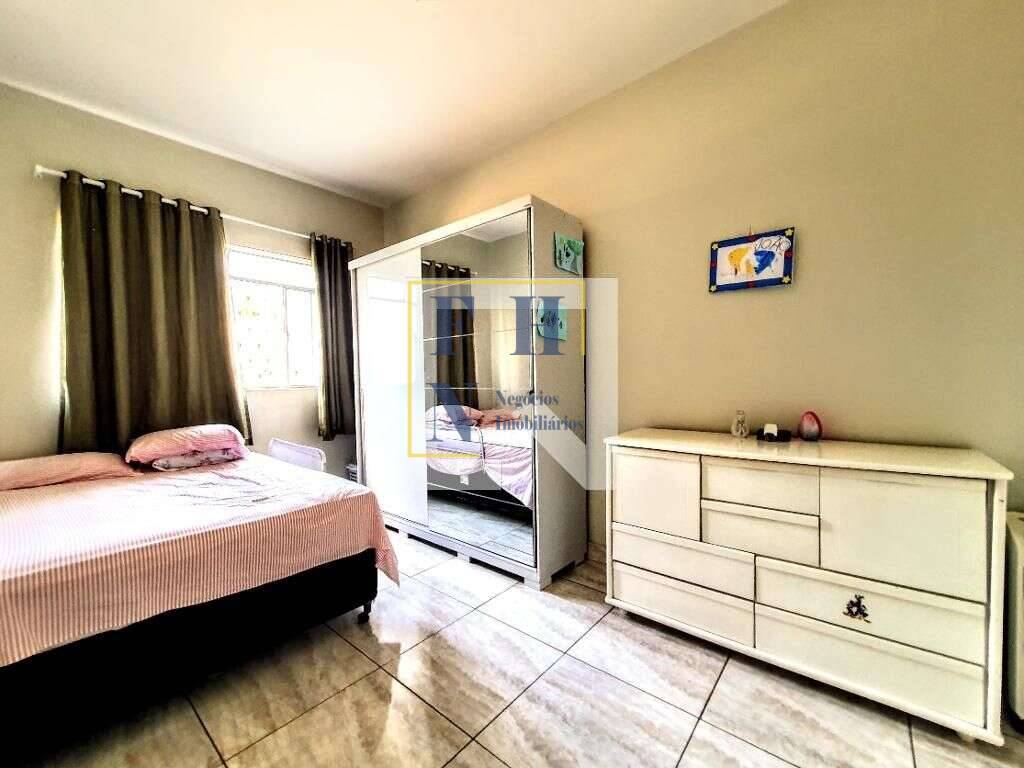 Casa à venda com 3 quartos, 110m² - Cachoeirinha,