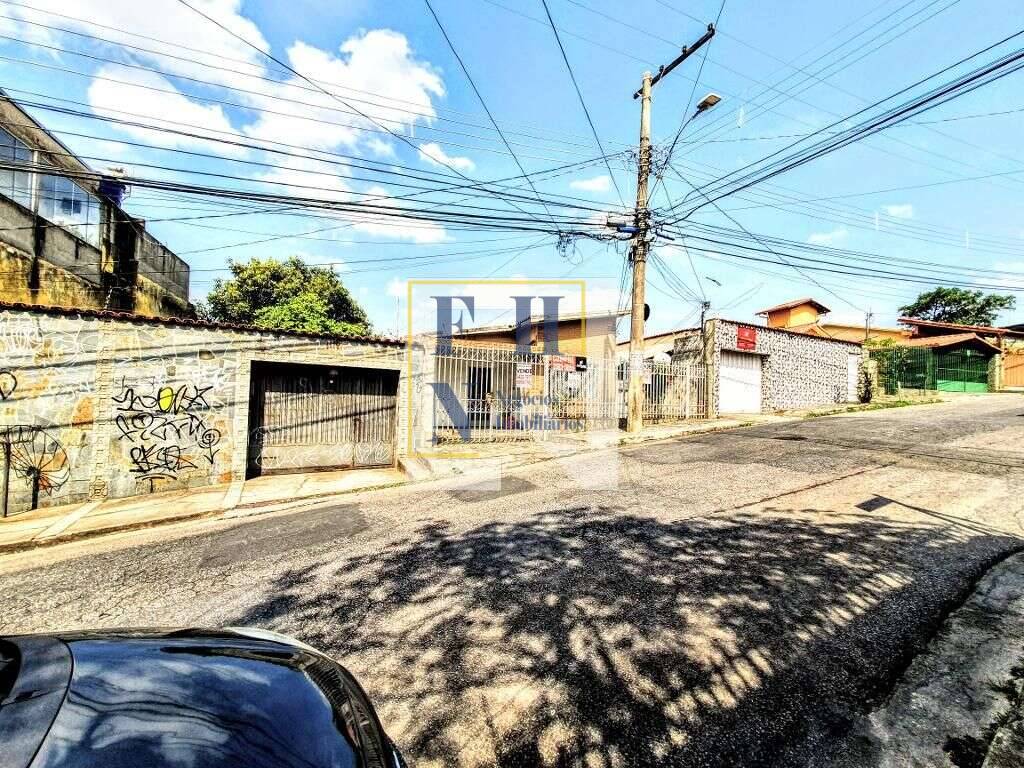  - Casa 3 Quartos à Venda na Cachoeirinha em Belo Horizonte