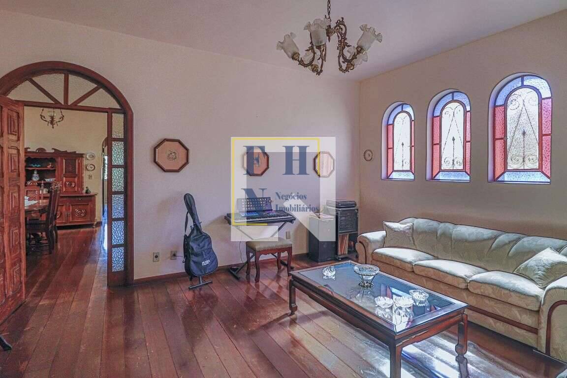 Casa à venda com 6 quartos, 360m² - Cachoeirinha,
