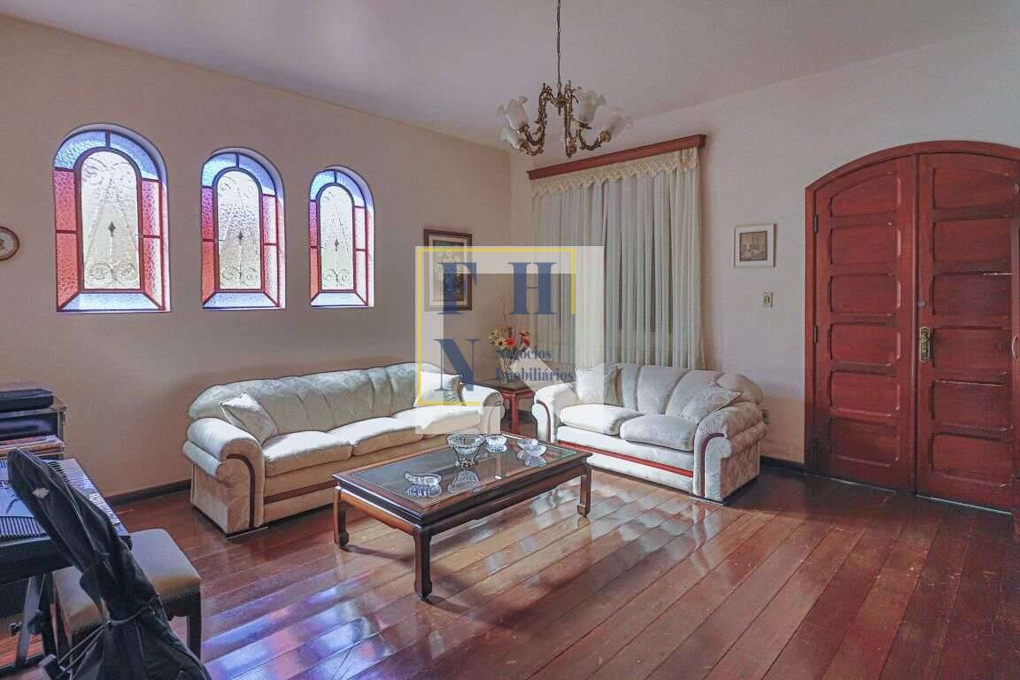 Casa à venda com 6 quartos, 360m² - Cachoeirinha,