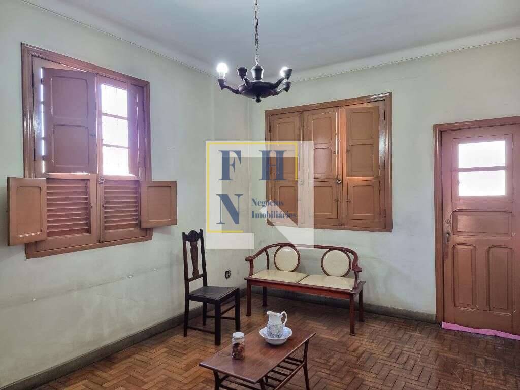  - Casa 4 Quartos à Venda na Cachoeirinha em Belo Horizonte
