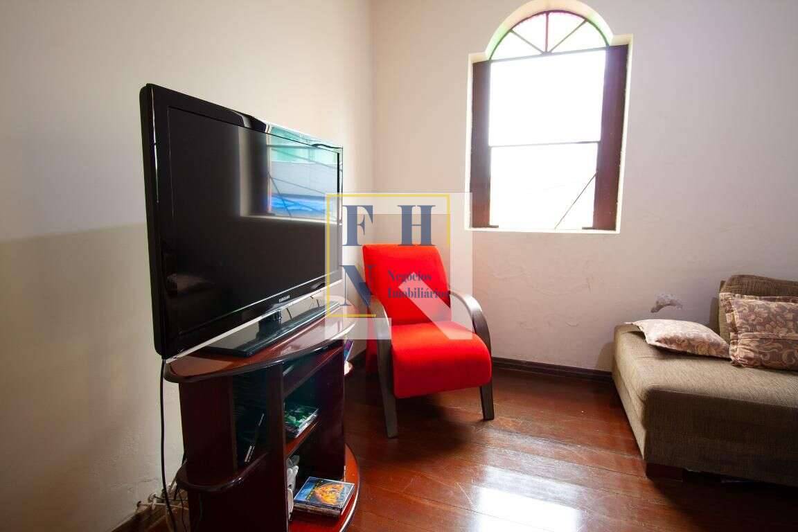  - Casa 5 Quartos à Venda na Cachoeirinha em Belo Horizonte