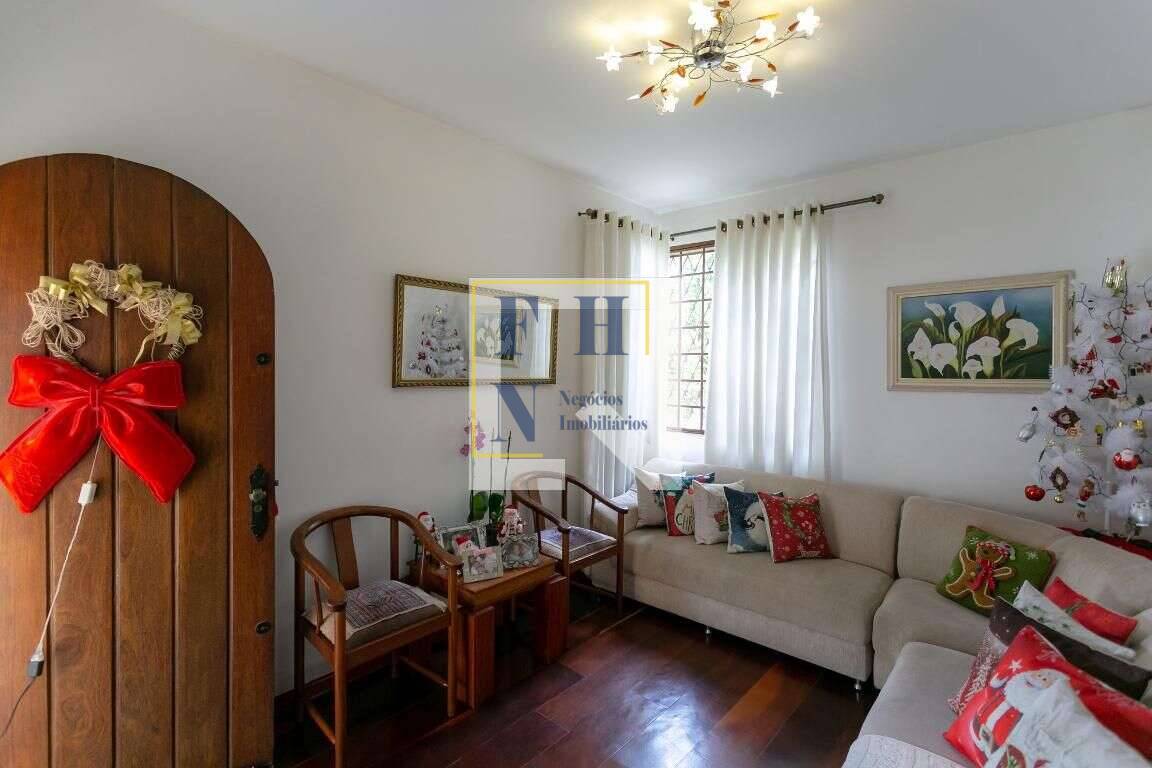 Casa à venda com 3 quartos, 200m² - Cachoeirinha,