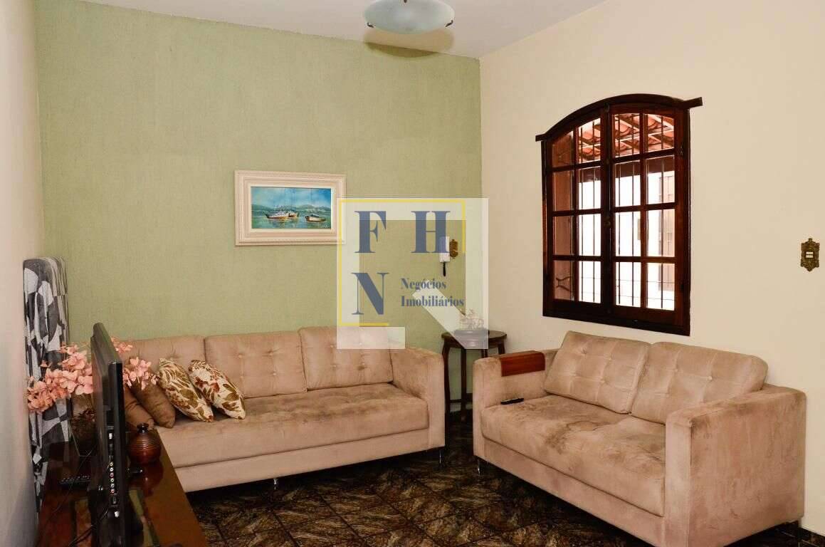  - Casa 3 Quartos à Venda na Cachoeirinha em Belo Horizonte