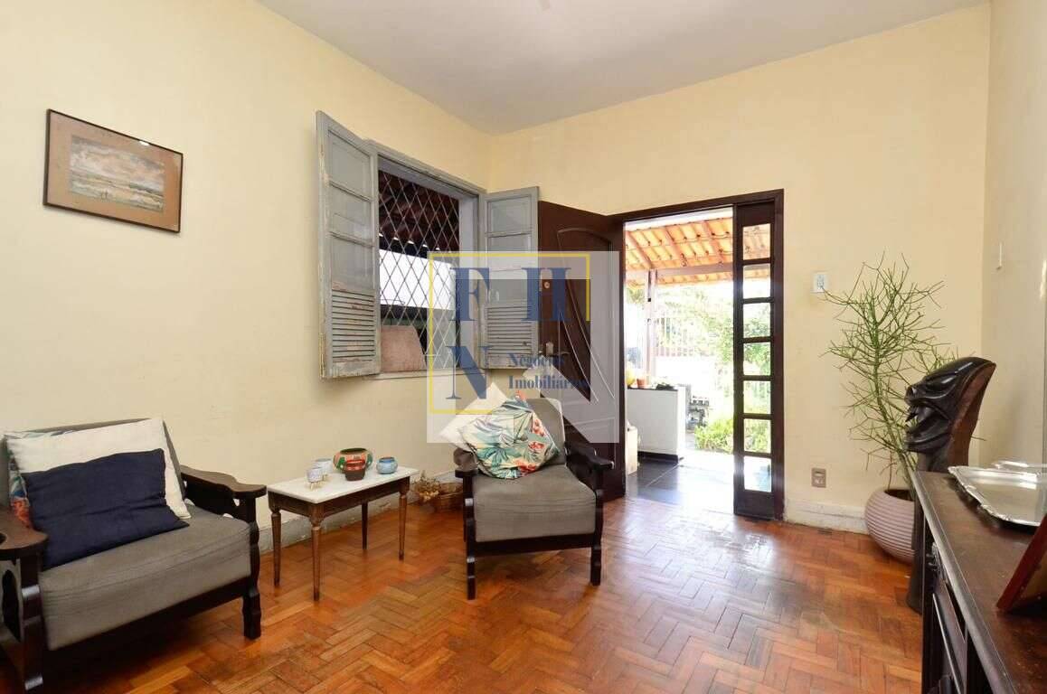 Casa à venda com 5 quartos, 400m² - Cachoeirinha,