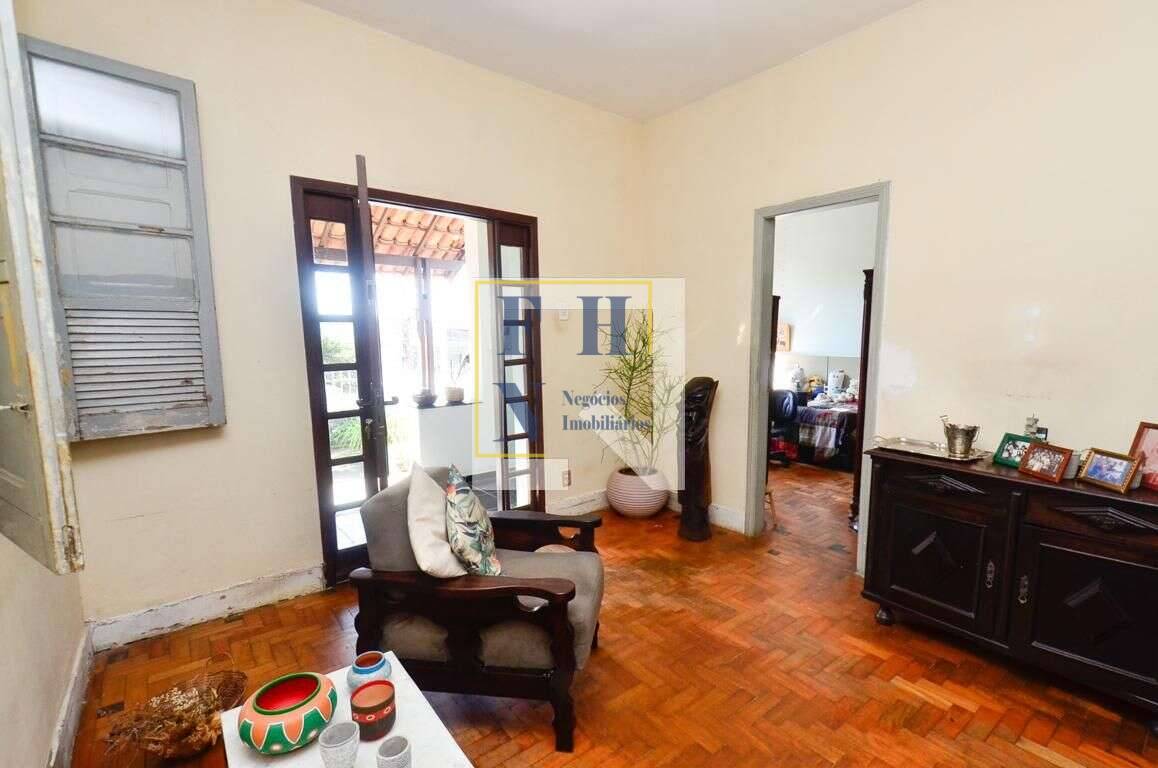 Casa à venda com 5 quartos, 400m² - Cachoeirinha,
