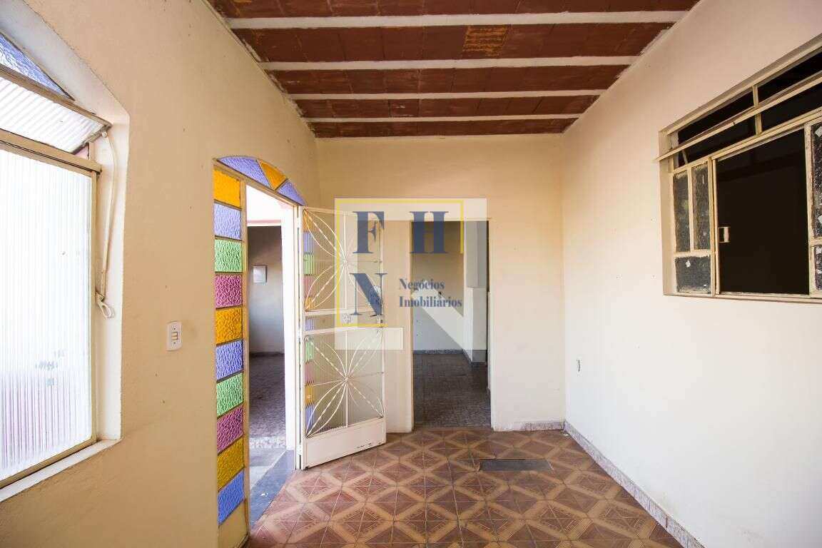  - Casa 2 Quartos à Venda na Cachoeirinha em Belo Horizonte