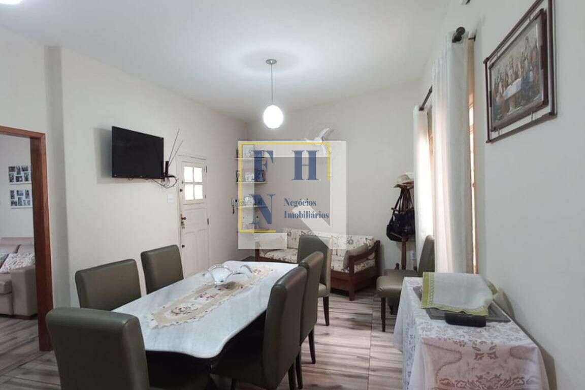 Casa à venda com 3 quartos, 192m² - Cachoeirinha,