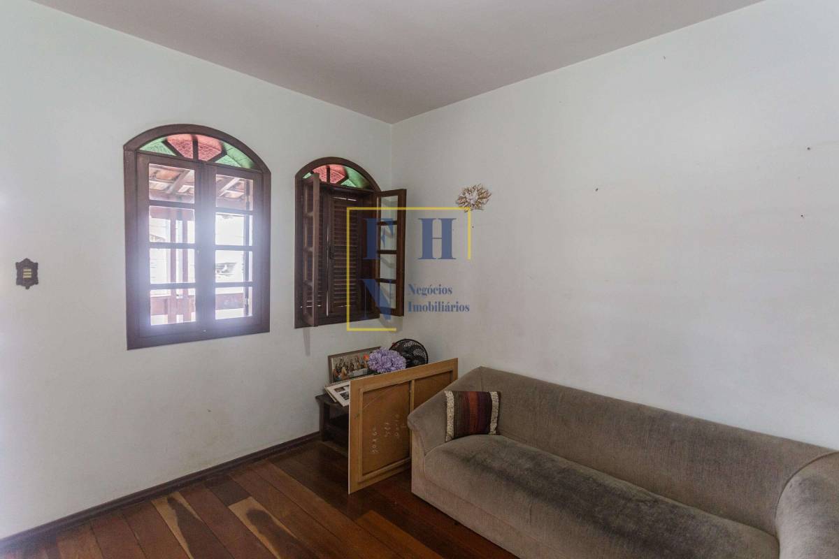  - Casa 3 Quartos à Venda na Cachoeirinha em Belo Horizonte