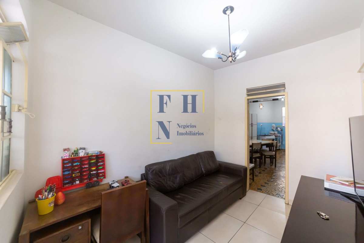 Casa 5 Quartos à Venda na Cachoeirinha em Belo Horizonte