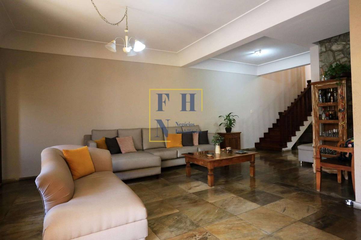  - Casa 4 Quartos à Venda na Cachoeirinha em Belo Horizonte
