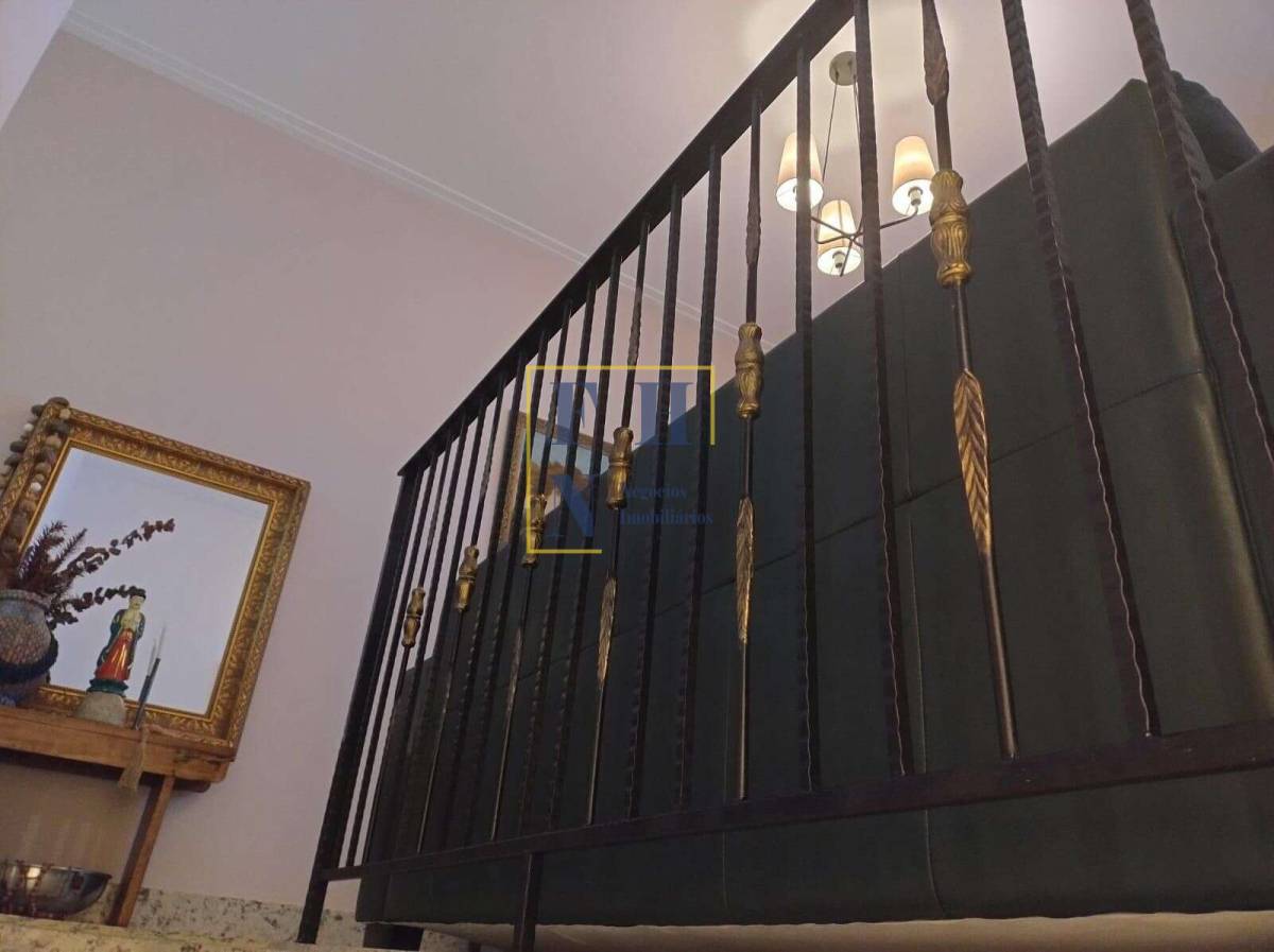Casa à venda com 2 quartos, 144m² - Cachoeirinha,