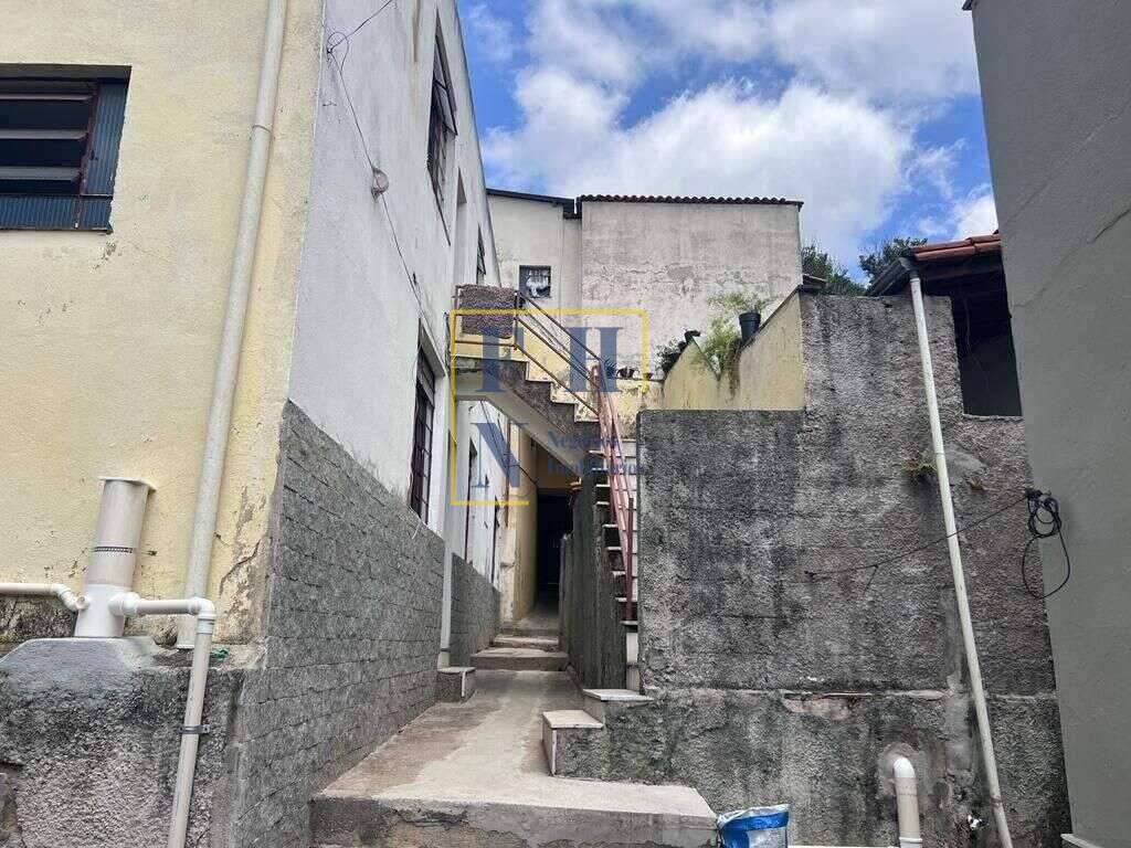  - Casa 6 Quartos à Venda na Cachoeirinha em Belo Horizonte