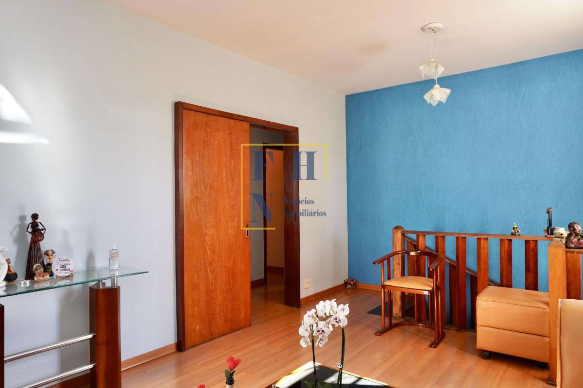Casa à venda com 5 quartos, 313m² - Cachoeirinha,