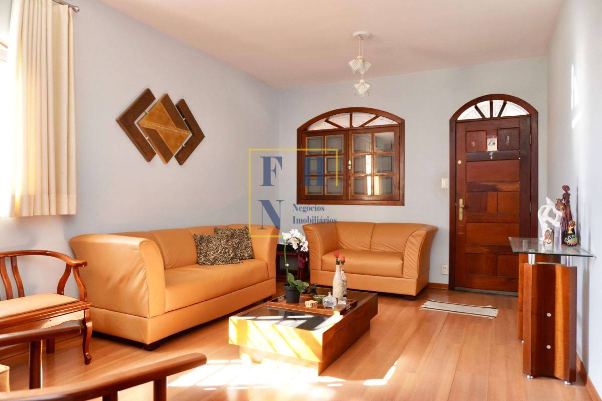 Casa à venda com 5 quartos, 313m² - Cachoeirinha,
