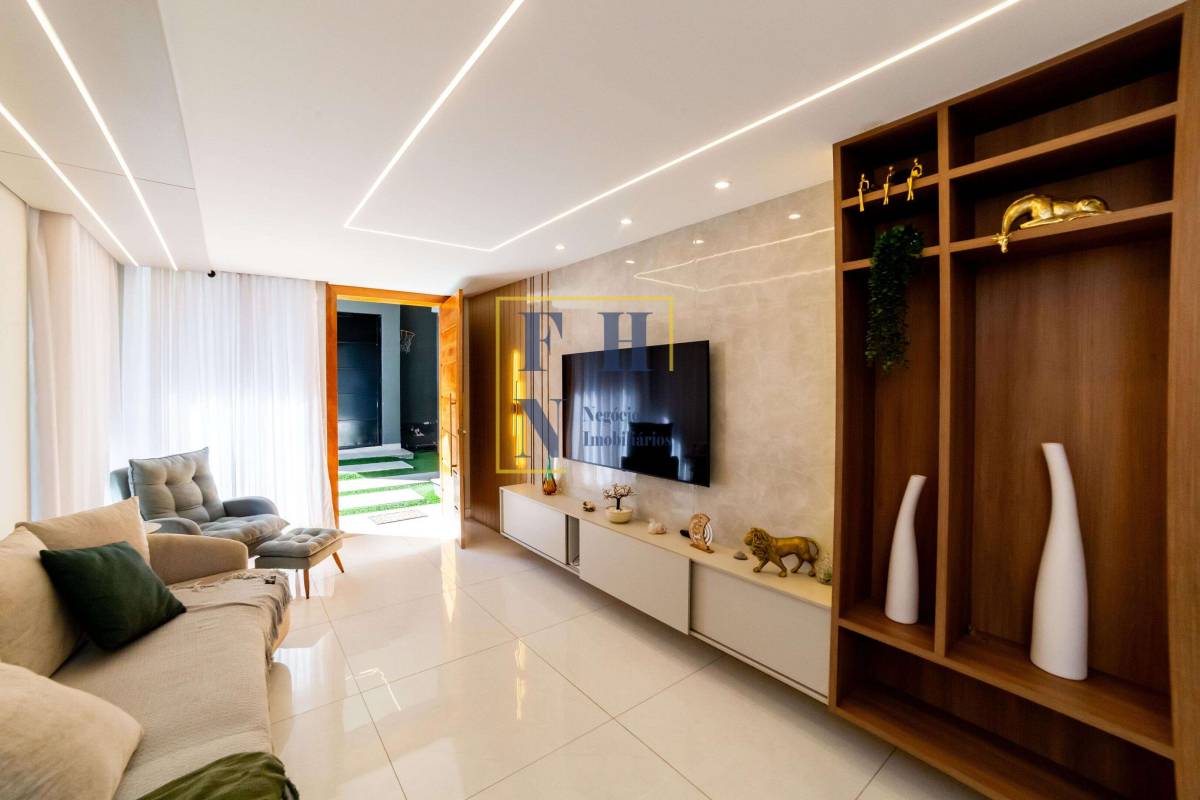 Casa à venda com 3 quartos, 250m² - Cachoeirinha,