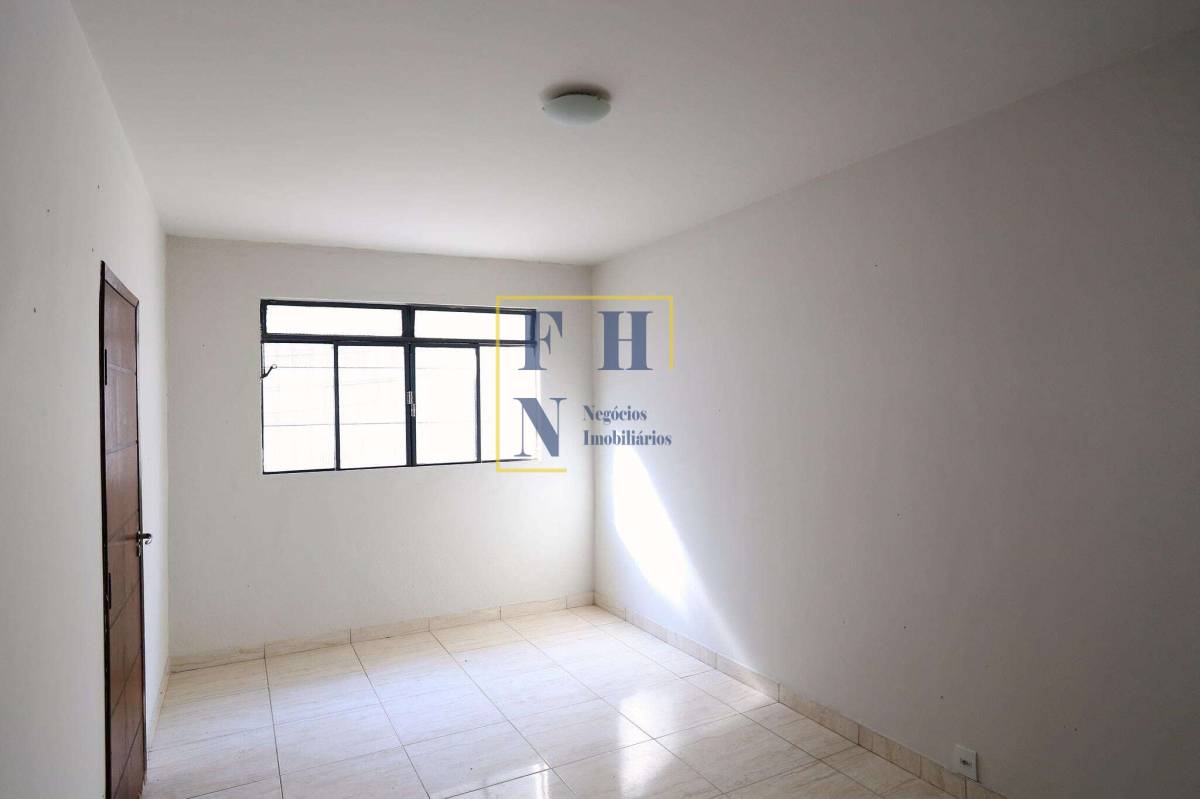 Casa à venda com 3 quartos, 120m² - Cachoeirinha,