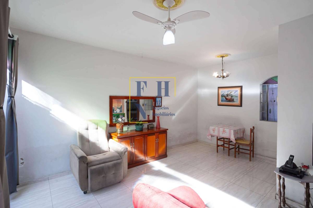 Casa à venda com 3 quartos, 92m² - Cachoeirinha,
