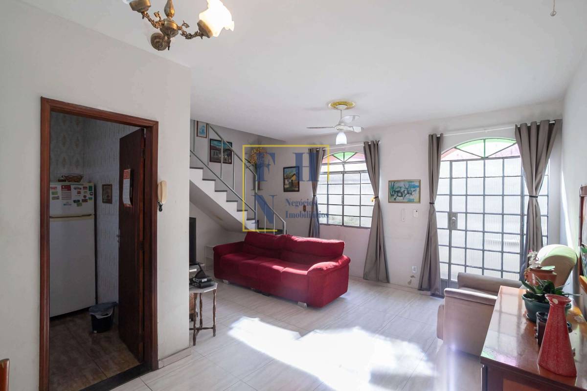 Casa à venda com 3 quartos, 92m² - Cachoeirinha,