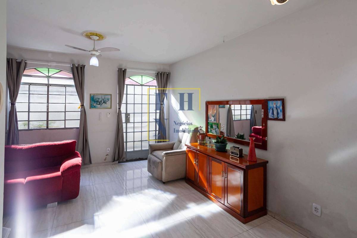  - Casa 3 Quartos à Venda na Cachoeirinha em Belo Horizonte