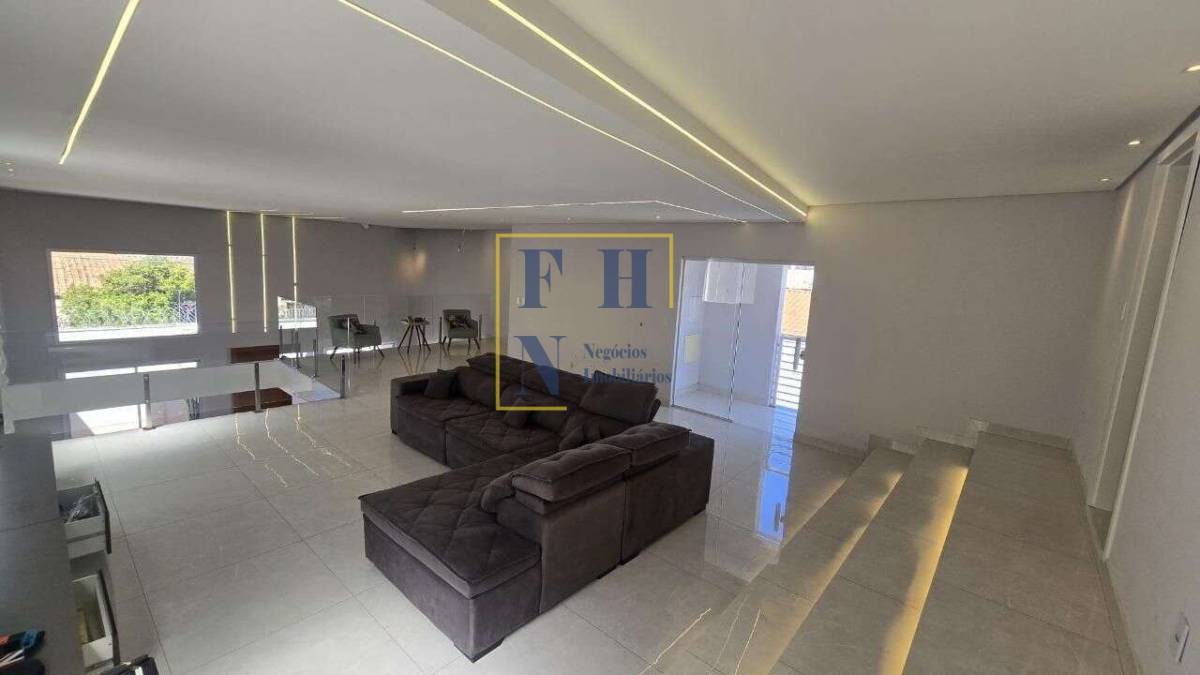  - Casa 5 Quartos à Venda na Cachoeirinha em Belo Horizonte
