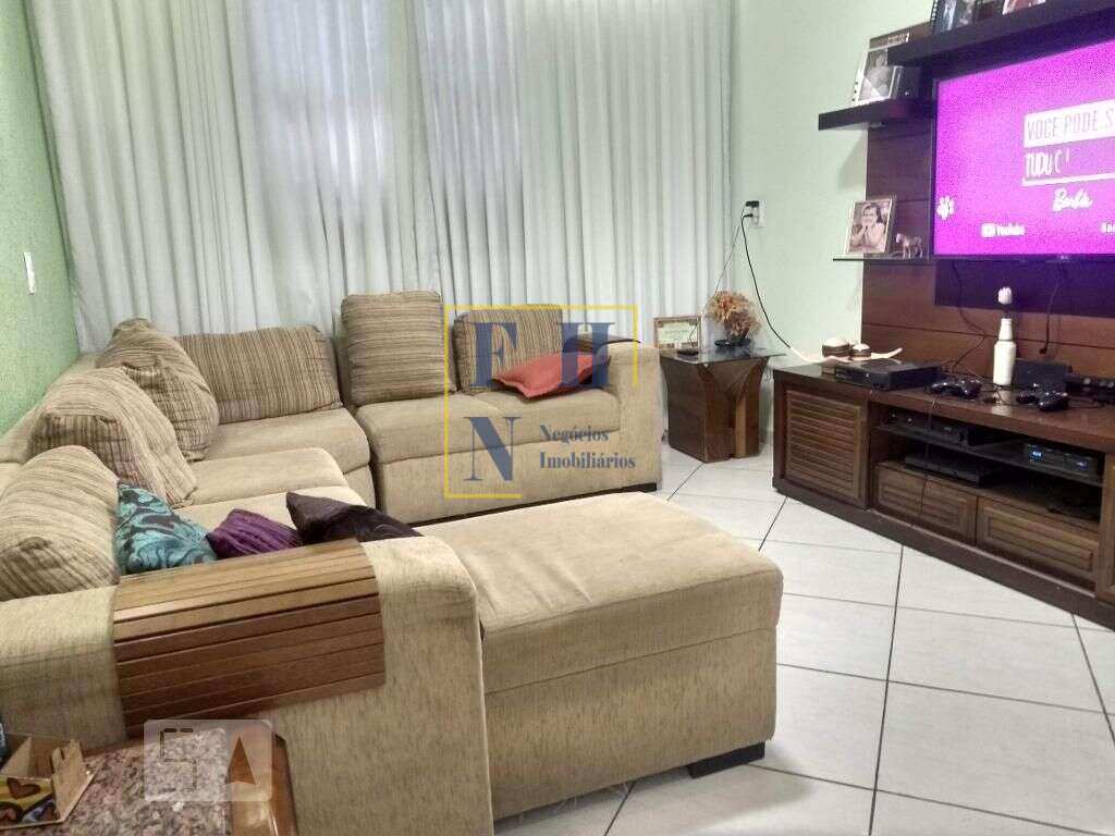 Casa 5 Quartos à Venda no Carlos Prates em Belo Horizonte