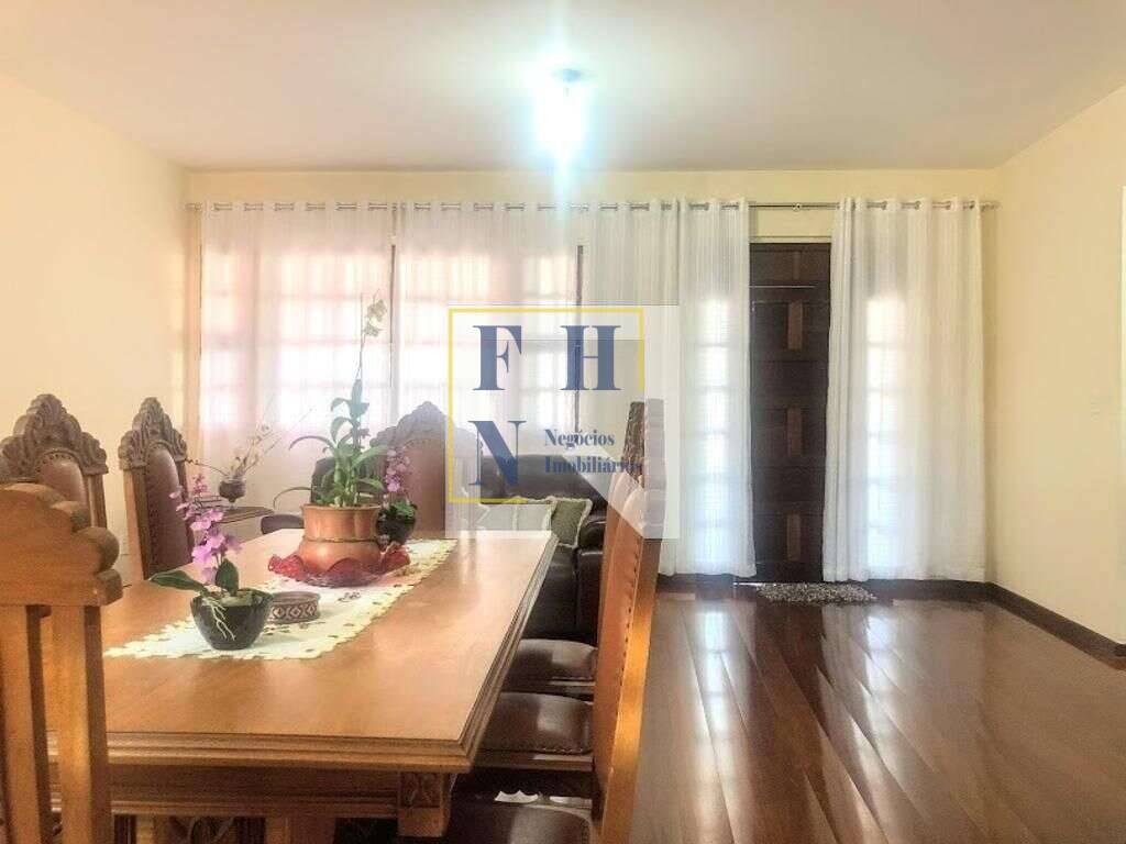 Casa à venda com 6 quartos, 421m² - Castelo,