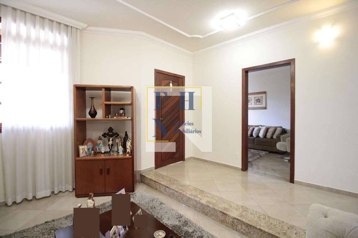  - Casa 3 Quartos à Venda no Castelo em Belo Horizonte