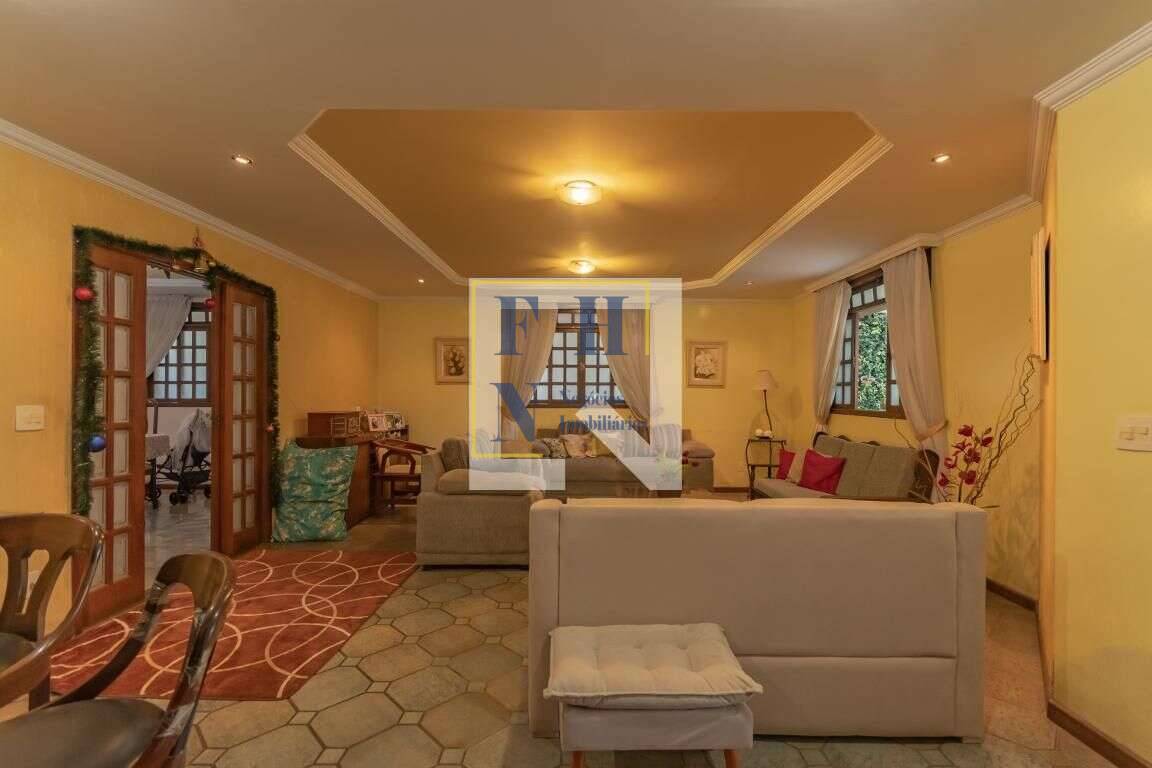 Casa à venda com 5 quartos, 502m² - Castelo,