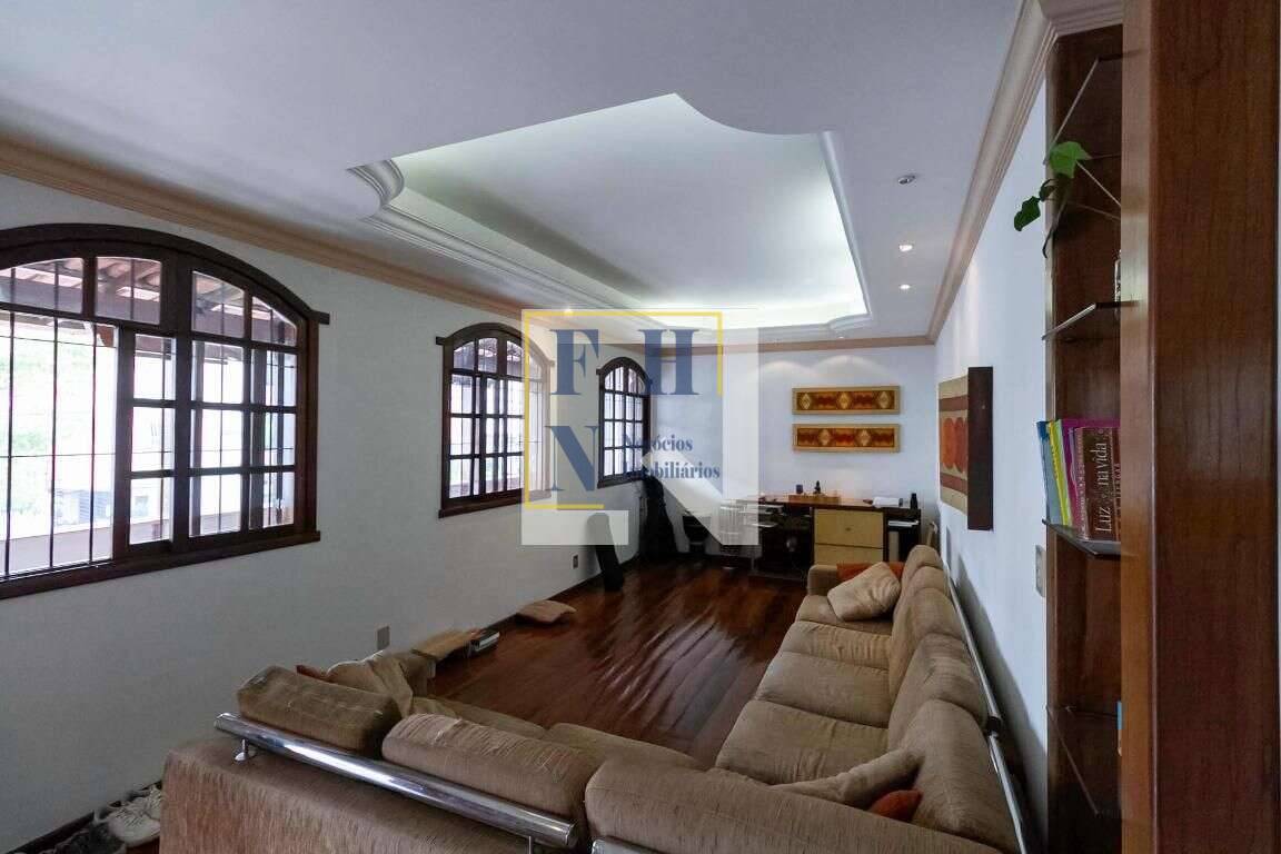 Casa à venda com 4 quartos, 400m² - Castelo,
