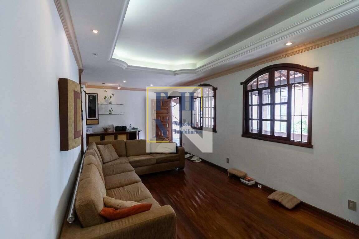  - Casa 4 Quartos à Venda no Castelo em Belo Horizonte