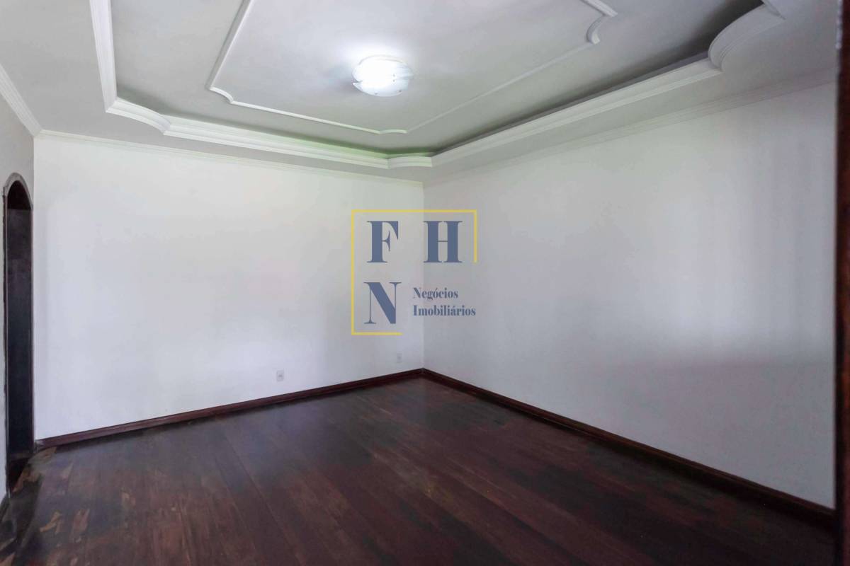 Casa à venda com 3 quartos, 420m² - Castelo,