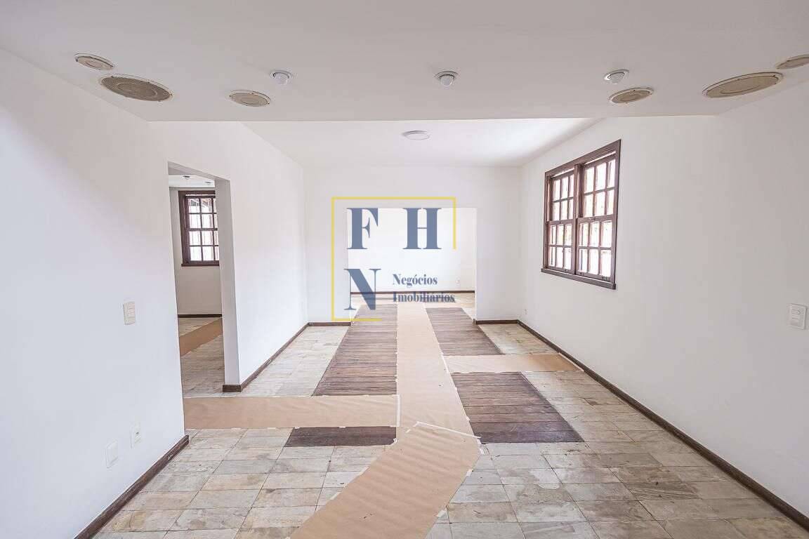 Casa à venda com 6 quartos, 300m² - Castelo,