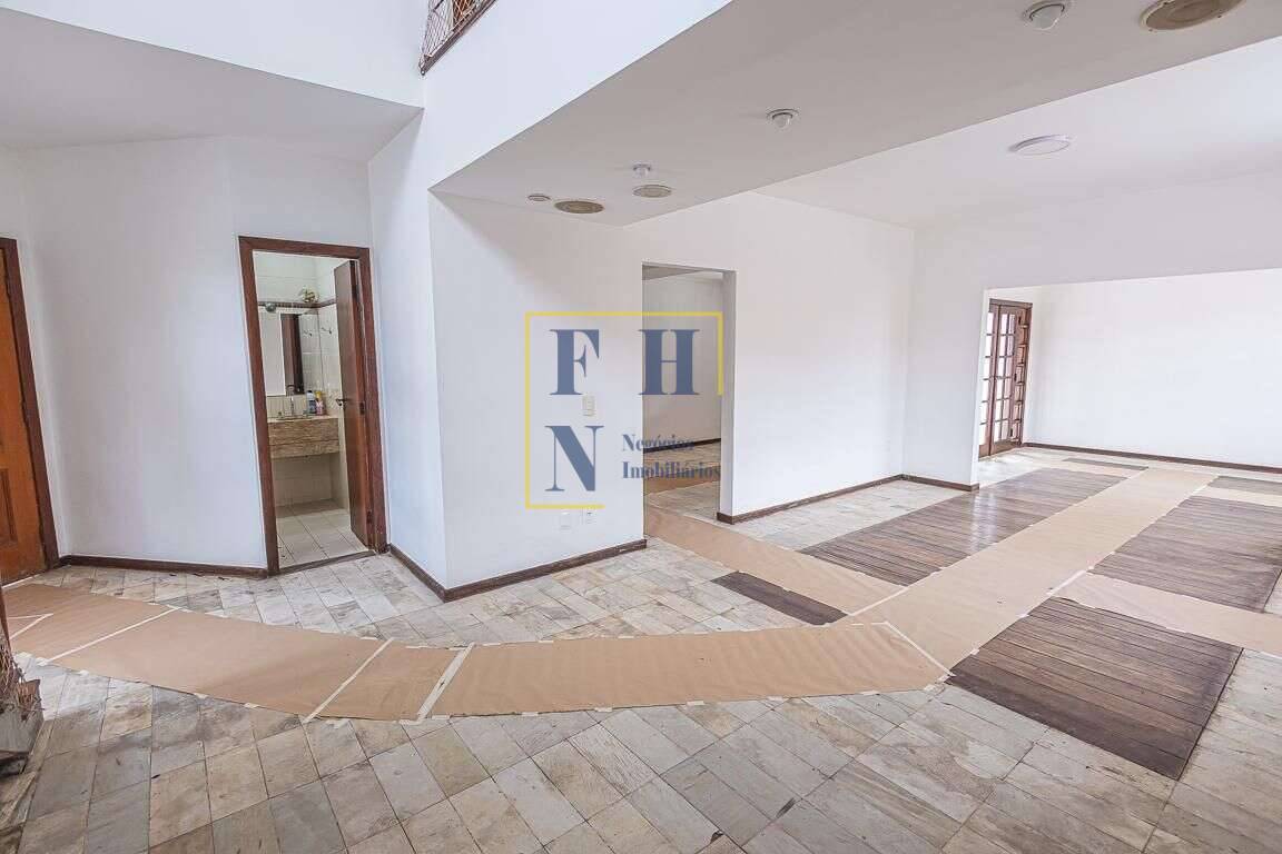 Casa à venda com 6 quartos, 300m² - Castelo,